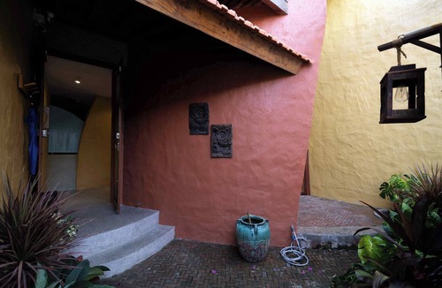 Cam An House | Cycladic Beachfront 2-Bedroom Villa @ AnBang Beach