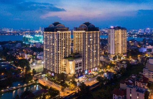 Quang An Apartment | D'Leroi Soleil - Modern Apartment by West Lake