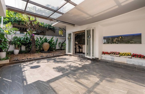 Thu Thiem Villa | D2 Center Pool Villa with 6 bedrooms