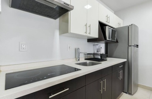 Monterrey Municipality Apartment | ¡De Lujo en Zona Sur! 4 camas + Wifi 5ppl 2BR|1br
