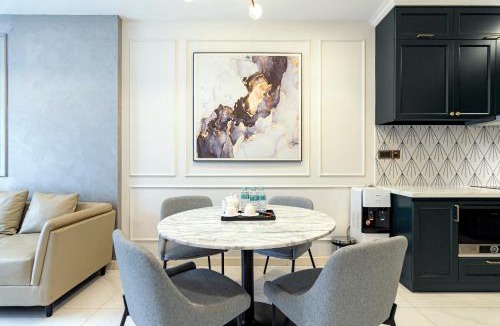Little Japan Apartment | De Lux Madison Best Central 2 Bedrooms 2 Baths, Pool Gym