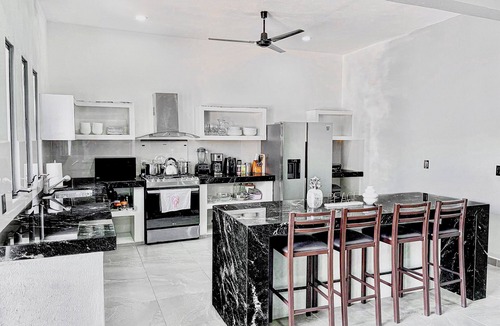 Bacocho Apartment | Deluxe two bedroom suite near Zicatela Beach ! Pool-Starlink-Full Kitchen