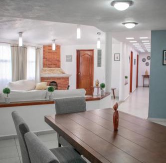 San Pedro Totoltepec Apartment | Depa Amplio cerca Aeropuerto de Toluca Compartir Guardar