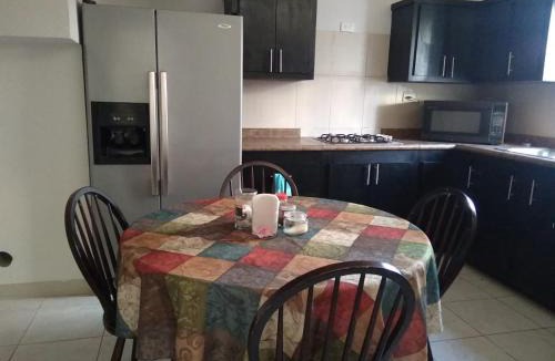 Chihuahua House | Departamento UNIVERSITARIO en fraccionamiento privado