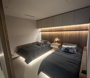 Americana Apartment | Depto 6 person Alberca Gym Cowork Estacionamiento
