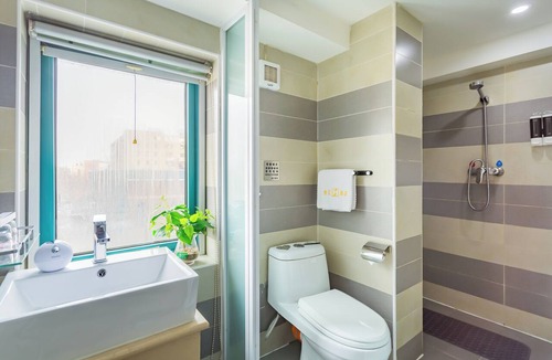Chaoyang Hotel | Dequan Railway Station Hotel