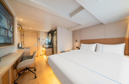 Chaoyang Hotel | Dequan Wanxiang International Hotel, near Sanlitun and SOLANA