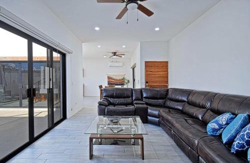 El Centenario House | Desert Luxury Villa Pool Rooftop Near Airport