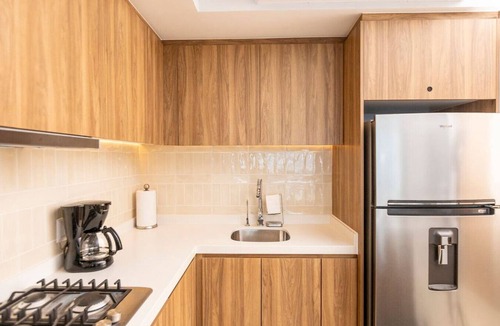 Las Glorias Apartment | Designer 1BR Beachfront Retreat – Wake Up to the Waves