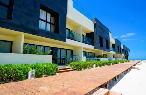 Yucatan Peninsula Apartment | Designer decorated villa for 9 Yucalpeten Marina Beach