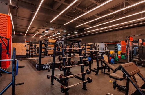 El Yaqui Apartment | Designer Loft with insane Amenities Gym Cine Spa