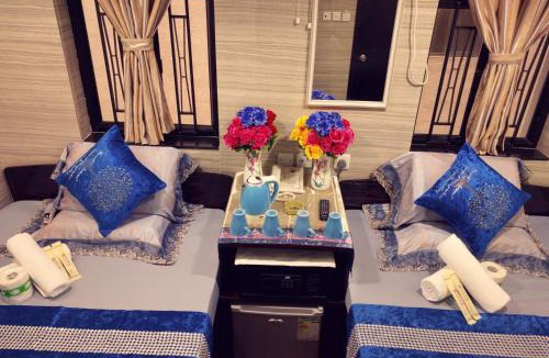 Tsim Sha Tsui House | Dhillon Hostel - Reception 10th floor Block E CHUNGKING MANSION