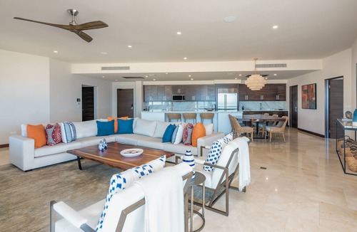 Cabo San Lucas Condo | Diamante OCR 405 2,831 sqft Oceanfront 2 Master Bedroom, Condo on the beach