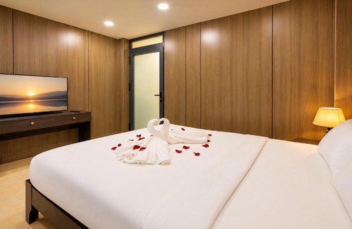 District 3 Hotel | Diamond Crown Riverside