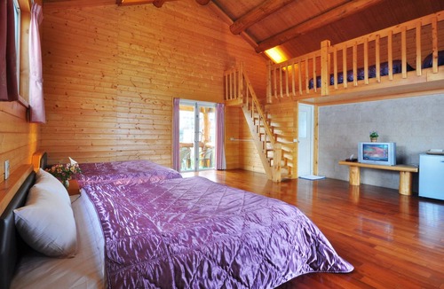 Ren'ai Bed & Breakfast | DingdaiGlass Villa