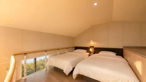 Pudong Hotel | Disse Graffiti International Hotel Shanghai, 24 Hours 7 Days Free Airport Shuttle Service, 500 Meters Straight Ahead From The Airport Terminal