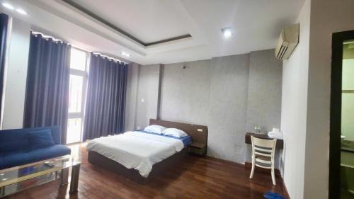 Tan Binh Hotel | Dlux Hát Giang