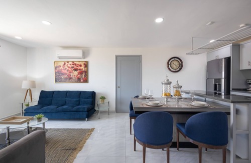 Downtown Cabo San Lucas Hotel | Dog-friendly hotel suite with ocean-view rooftop infinity pool, central AC & gym