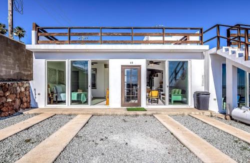 La Paloma House | Dog-friendly Ocean-view Retreat with Pool Access plus Rooftop Deck, AC