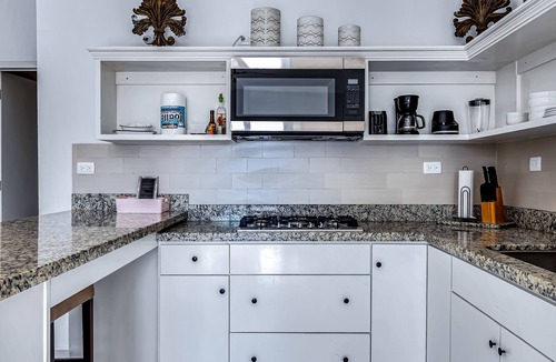 La Paloma Apartment | Dog-friendly suite with kitchenette, heated outdoor pool, hot tub, terrace, AC