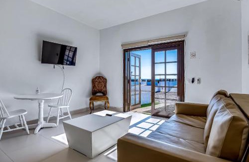 La Paloma House | Dog-Friendly Suite with Kitchenette, Heated Outdoor Pool, Hot Tub, Terrace, AC