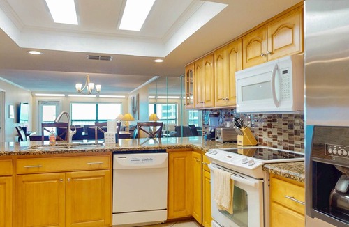 South Padre Island Condo | Dog-Friendly Beachfront Resort with Pools, Hot Tubs, and Tennis Courts