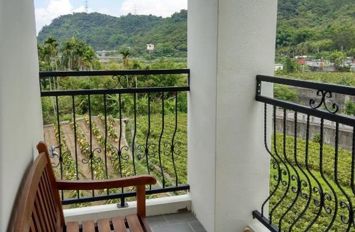 Jiji House | DooDoo B&B