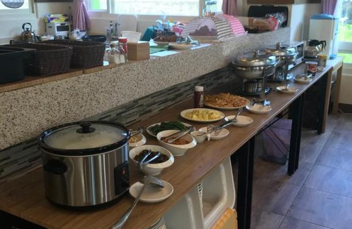 Jiji House | DooDoo B&B