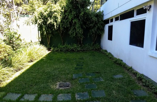 Zona 10 House | Double Bedroom Real View zone 15 Guatemala