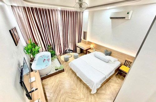 Ninh Kieu Apartment | Dr402 Modern Studio W Bathtub and City Views