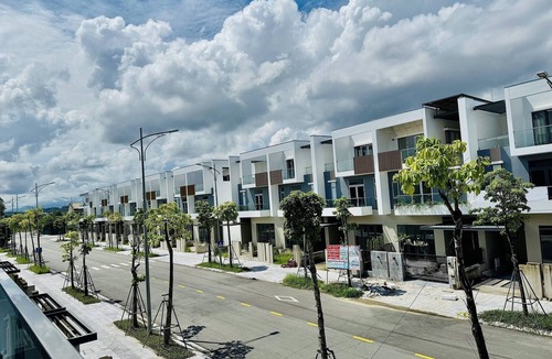 Huong Thuy Hotel | Dreamy homestay Hue