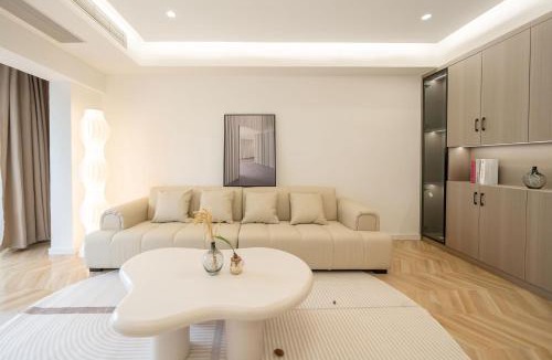 Haining Road Apartment | Eastern Hub - People square Branch New 3 bedrooms house