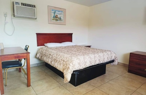 Pharr Hotel | Easygoing Pharr Escape with Free Wi-Fi, Parking, and Local Dining Nearby
