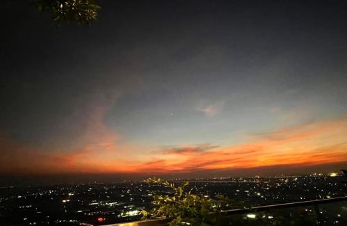 Van Giang Apartment | Ecopark Lushy Stay - Sunny Color