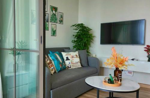 Van Giang Apartment | Ecopark Lushy Stay - Sunny Color
