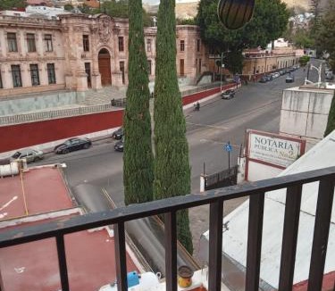 De La Presa House | El Hogar de Carmelita