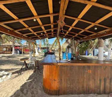 Villa de Tututepec de Melchor Ocampo House | El Paraiso Chacahua Eco stay frente al mar Biolumincencia experiencia local natural en Chacahua