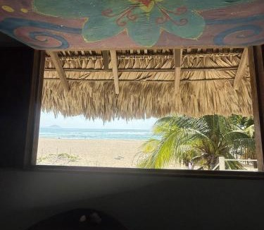 Villa de Tututepec de Melchor Ocampo House | El Paraiso Chacahua Eco stay frente al mar Biolumincencia experiencia local natural en Chacahua
