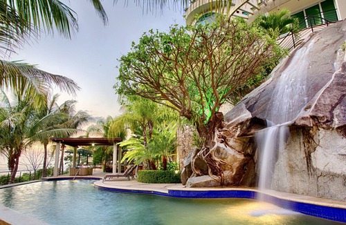 Boca de Tomatlan Villa | Elegant suite with beach view