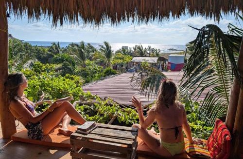Santa Maria Tonameca Hostel | ElSueño Ocean view dorm & community vibe