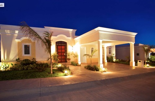 Cerritos Villa | Emerald Estates Holiday Villa–Christmas & New Year Escape with Private Pool&Spa!