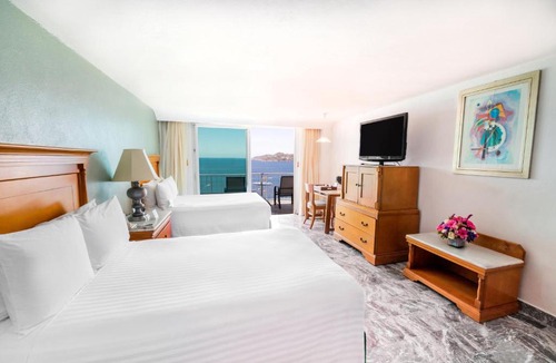 Costera Acapulco Hotel | Emporio Acapulco