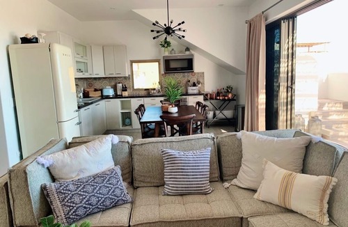 Cerritos Condo | Encanto Penthouse⛱ Pool, Rooftop Hot Tub & Sunsets