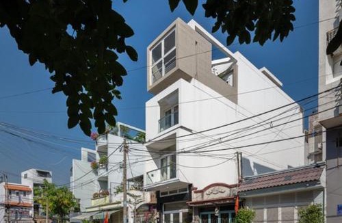 Tan Thuan Dong Apartment | Erik Private Room With Balcony