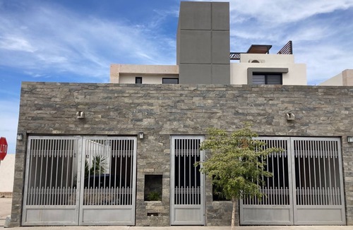 La Paz House | "Escape to Tranquility: Cozy House with Private Pool and Sunset Views"