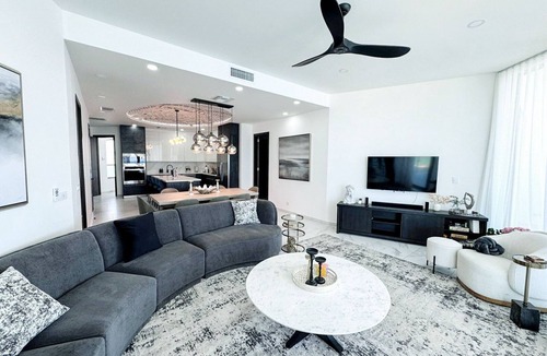 Sandy Beach Condo | Esmeralda Beach Resort 3 Bedrooms Condo C 1402