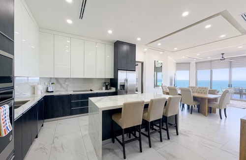 Sandy Beach Condo | Esmeralda Beach Resort 3 Bedrooms Condo C 1102