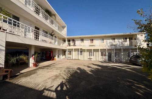 Tijuana Hotel | Estancia Pirul