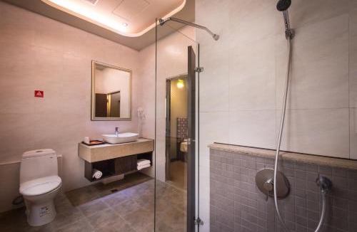 West District Hotel | Esun Villa Hotel