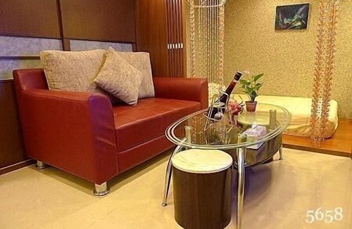 Sinsing District Apartment | European Style Duplex near Kaohsiung Railway Station